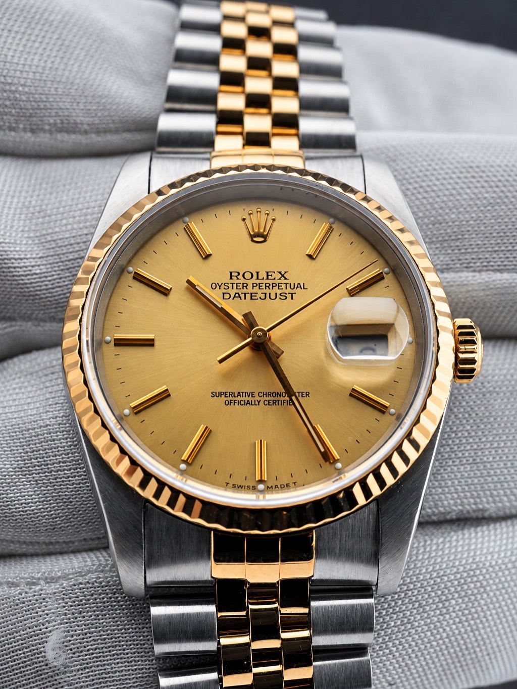 Rolex Datejust 16233 – Champagne Dial – Box & 2016 Rolex Service Papers – Refurbished