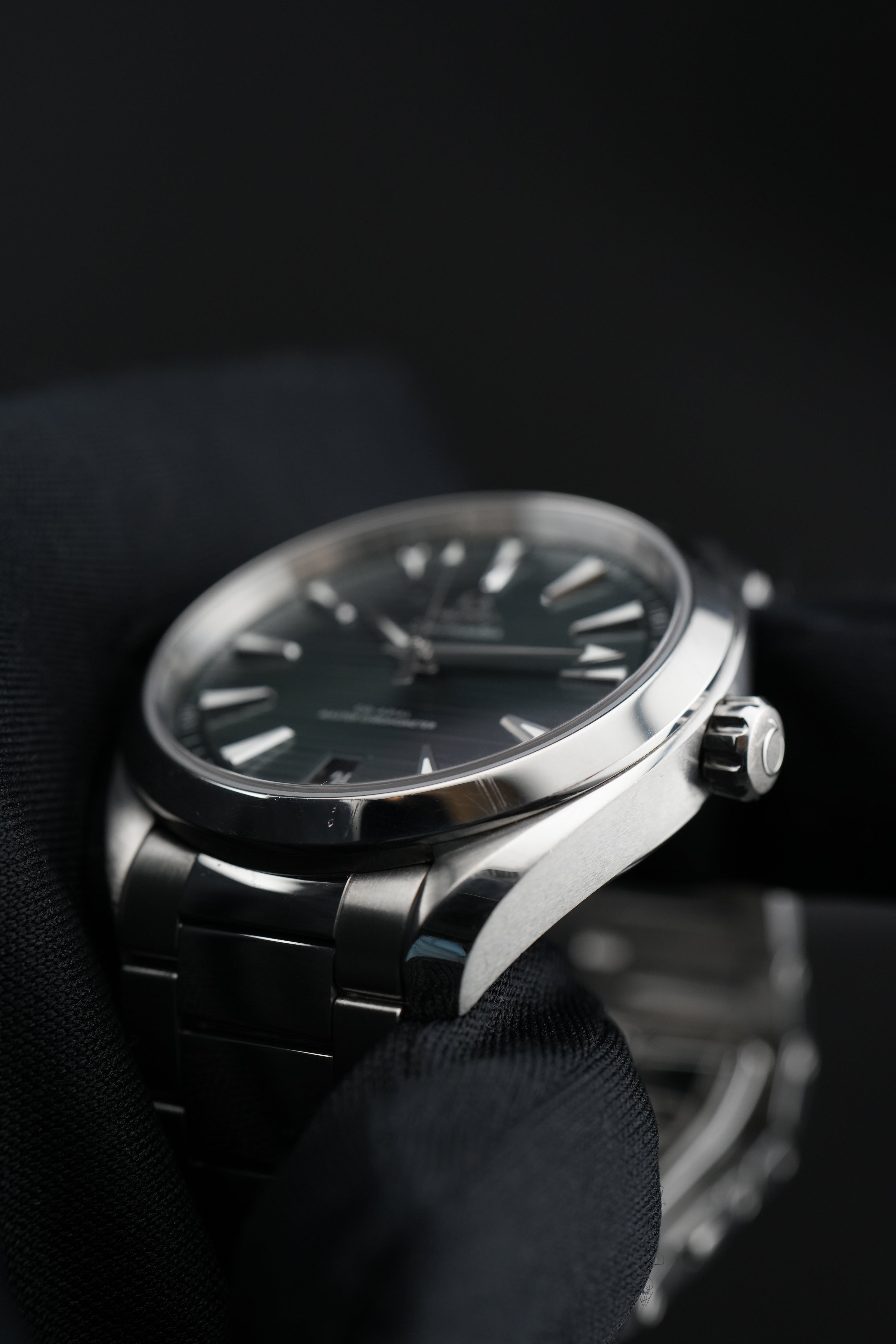 Omega Aqua Terra 41mm Green Dial – Ref. 220.10.41.21.10.001 – 2024 – Full Set