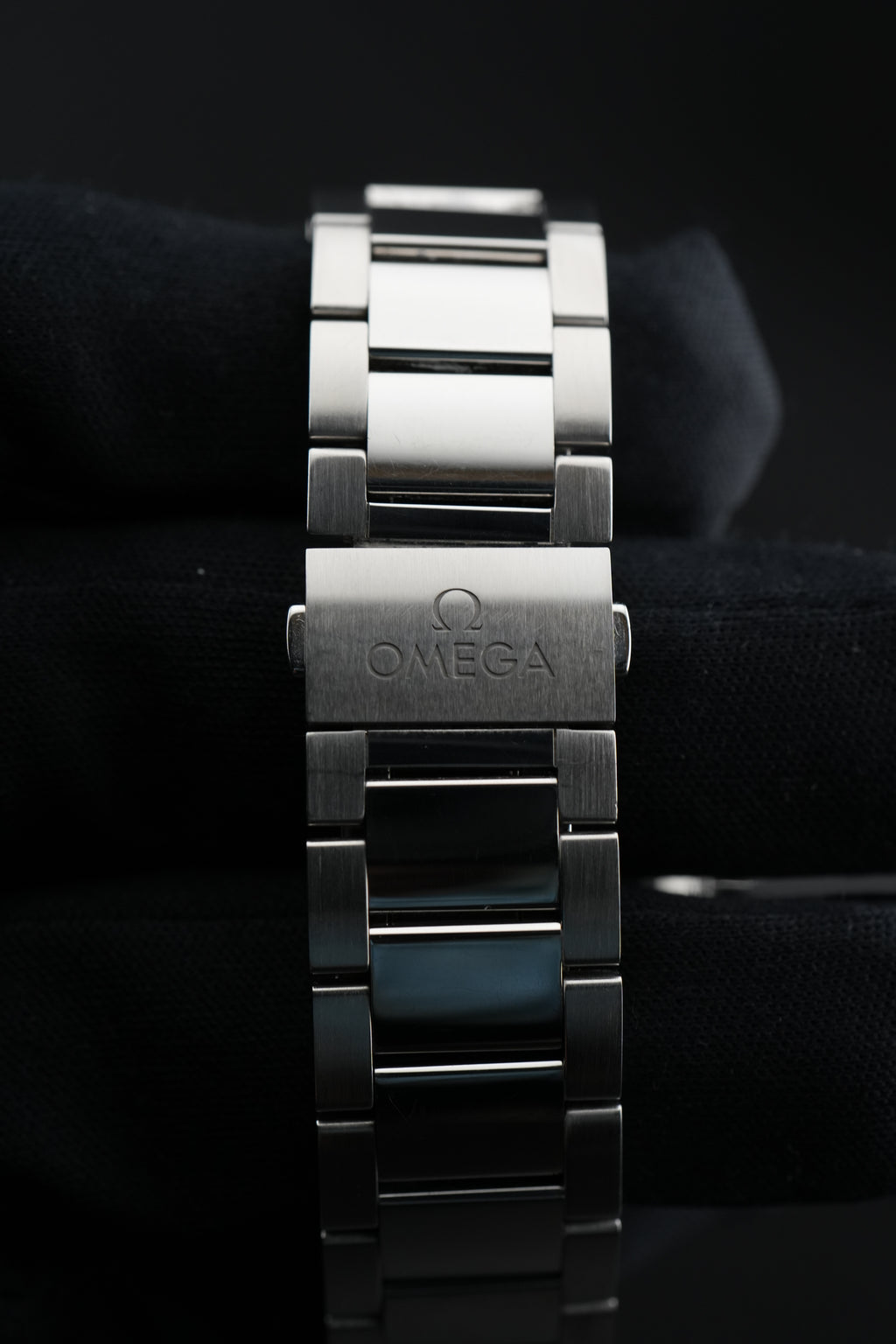 Omega Aqua Terra 41mm Green Dial – Ref. 220.10.41.21.10.001 – 2024 – Full Set